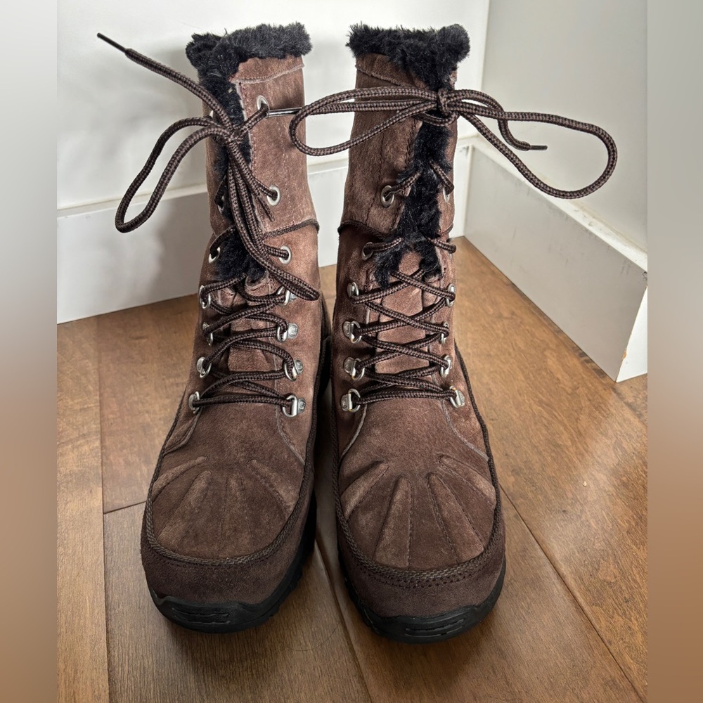 Woman’s Columbia Lavela ll Brown Suede Lace-Up Boots